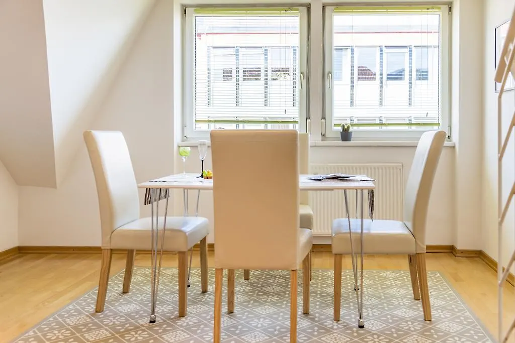 Maisonette Apartment Am Bahnhof - Adults Only Innsbruck 0*,  Ausztria